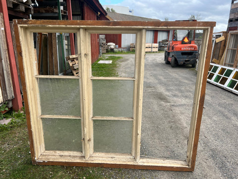 Fönster med karm 162x139