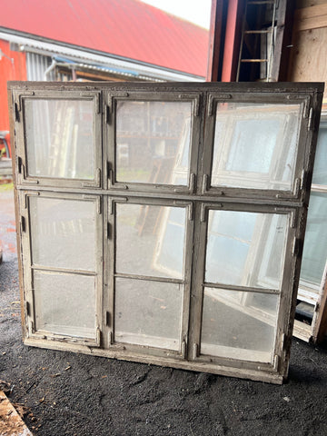 Fönster med karm 159x155