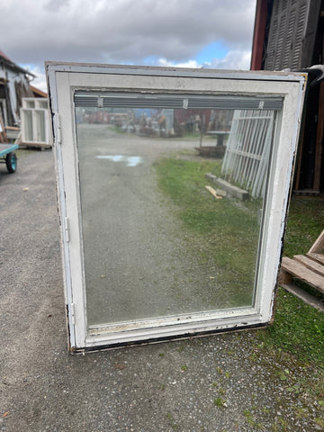 Fönster med karm 109x129