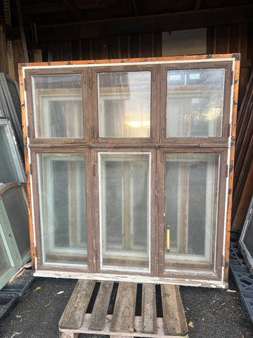 Fönster med karm 156x168