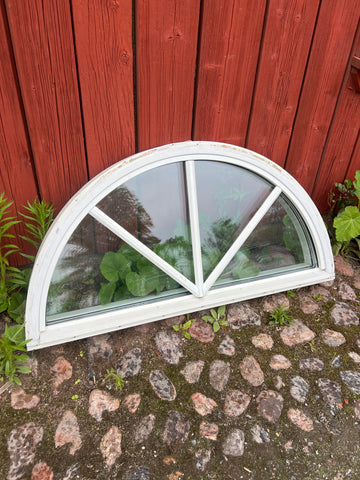 Halvmånefönster med karm 107,5x54,5