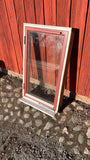 Fönster med karm 58,5x99