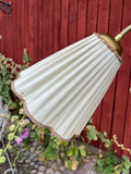 Trearmad golvlampa