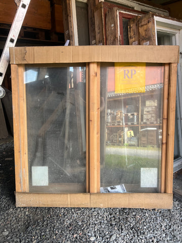 Fönster med karm 118,5x118,5