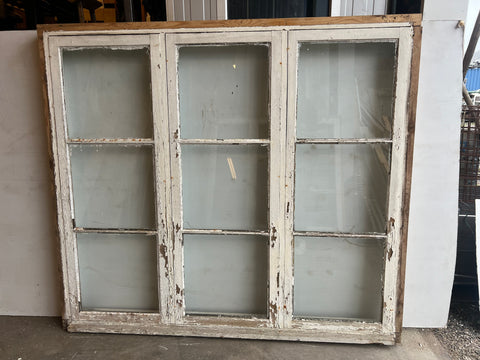 Fönster med karm 159x140