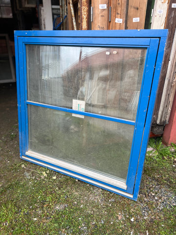 Fönster med karm 118,5x118,5