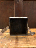 Emaljerad sotlucka 125x125