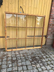 Spröjsad fönsterbåge 125x111