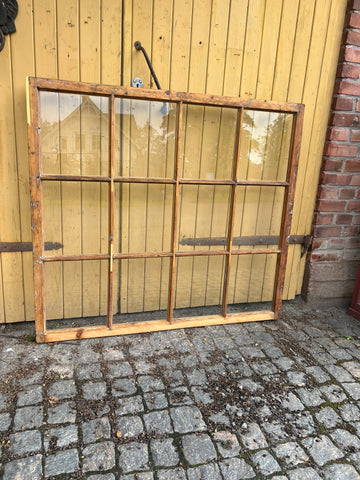 Spröjsad fönsterbåge 125x111