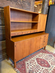 Sideboard med hylla